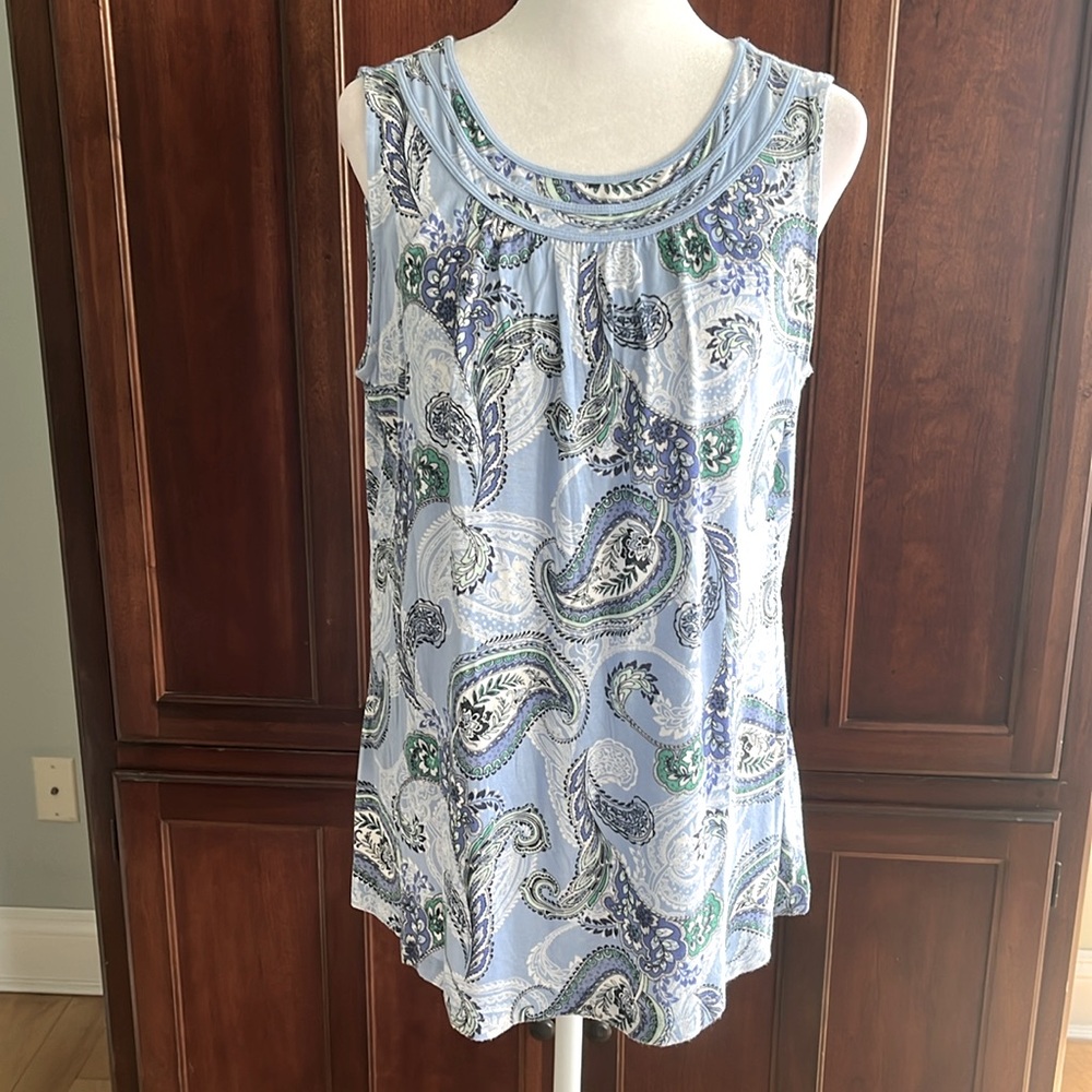 Croft & Barrow Top. Sleeveless w/Pleated Scoop Neckline in Blue & Green Paisley.
